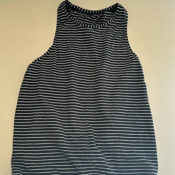 Lululemon - Picture 3 of 7